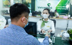 Trải nghiệm các tiện ích vượt trội của dịch vụ thẻ Vietcombank trên kênh ngân hàng số