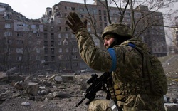 Chiến sự Nga-Ukraine: Giao tranh ác liệt gần Kiev, Ukraine phản công, tấn công các căn cứ hậu cần của Nga 