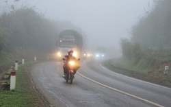 Quốc lộ 6: Sương mù dày đặc, tiềm ẩn nguy cơ tai nạn giao thông 