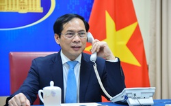 Việt Nam đề nghị Nga, Ukraine kiềm chế, hỗ trợ người Việt sơ tán