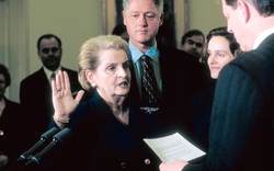 Madeleine Albright - nữ ngoại trưởng đầu tiên của Mỹ qua đời