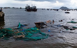 Hàng chục tàu cá bị nhấn chìm, hư hỏng tại Khánh Hòa