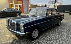 Mercedes 50 năm vẫn mới cứng, chạy tốt