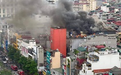 Hà Nội: Cháy lớn tại ngôi nhà 8 tầng trên phố Đê La Thành, nhiều người tháo chạy