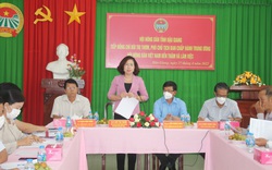 Phó Chủ tịch Hội NDVN Bùi Thị Thơm làm việc tại Hậu Giang: Cần quan tâm hơn đến tiêu thụ nông sản cho nông dân