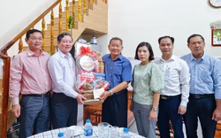 Chủ tịch Hội NDVN Lương Quốc Đoàn thăm, tặng quà gia đình chính sách, hộ nghèo tại An Giang
