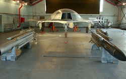 Phi cơ không người lái UAV Okhotnik: "Thợ săn bầu trời" nặng 20 tấn của Nga