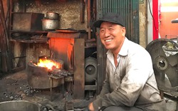 “Dị nhân” cuối cùng giữ lửa nghề rèn ở phố cổ Hà Nội