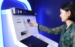 Lần đầu tiên khách hàng có thể rút tiền từ ATM bằng căn cước công dân
