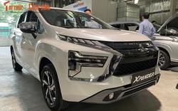 Ảnh thực tế Mitsubishi Xpander 2022 tại đại lý Việt Nam, có phanh tay điện tử, hộp số lộ diện