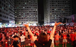 Chung cư vạn dân Hà Nội nhảy múa, vỡ oà khi đội tuyển nữ Việt Nam ghi bàn mở tỷ số chung kết SEA Games
