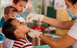 Quận Hà Đông (Hà Nội) triển khai chiến dịch bổ sung Vitamin A cho trẻ em