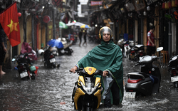 Hà Nội mưa to ngập nặng: Người dân cần chú ý khi da có những triệu chứng này