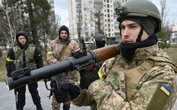 Nóng chiến sự: Ukraine đẩy lùi quân Nga trên 2 mặt trận, ông Zelensky kêu gọi quân đội giữ vững Donbass