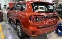 Ảnh thực tế Ford Everest 2022 vừa về đại lý: Ra mắt tháng sau, nhiều trang bị đấu Toyota Fortuner, Hyundai Santa Fe