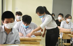 Thi vào lớp 10 Hà Nội: Thí sinh đến trường làm thủ tục dự thi, "cuộc đua" chính thức bắt đầu