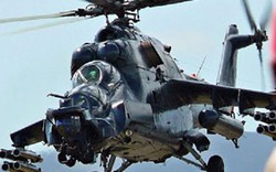 NÓNG: Khoảnh khắc trực thăng Nga liều lĩnh bay thấp bị Ukraine bắn nổ tung trên cánh đồng