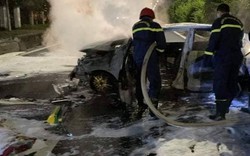 TP.HCM: Hai ô tô va chạm bốc cháy trên đường, nhiều người thương vong