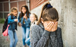 Cách đơn giản bảo vệ con khỏi vấn nạn "bạo lực học đường"