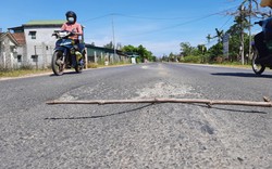 Quảng Trị: Đường mới nâng cấp đã hư hỏng, phải sửa chữa nhiều lần