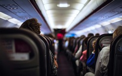 Vì sao máy bay du lịch luôn tạo cảm giác chật hẹp?