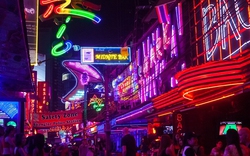 Thái Lan: "khu đèn đỏ" mở cửa trở lại lập tức đông khách quốc tế