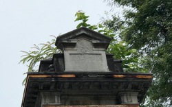 Kỳ bí lăng mộ trăm năm tuổi "đeo đai sắt" ở Vườn hoa con cóc Hà Nội 