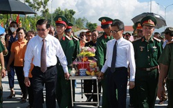 Nguyên Chủ tịch nước Trương Tấn Sang dự lễ truy điệu, an táng liệt sĩ tại nghĩa trang Vị Xuyên