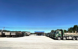 Quảng Ngãi:
Sau lệnh tỉnh “binh đoàn” xe chở đất đá quá tải GPMB dự án tỷ đô “nghỉ 7 chạy 3”
