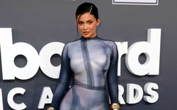 Kylie Jenner bị chỉ trích vì sử dụng máy bay riêng "vô tội vạ"