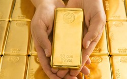 Giá vàng hôm nay 2/7: Giá tăng nhẹ, vàng vẫn bị mắc kẹt trong biên độ giao dịch hẹp