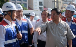Thủ tướng Phạm Minh Chính cùng đoàn công tác thị sát tuyến Metro số 1 tại TP.HCM