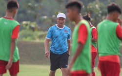 HLV Nguyễn Quốc Tuấn (U16 Việt Nam) quan tâm đặc biệt 1 cầu thủ U16 Philippines
