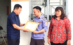 TP.Long Khánh trao bằng khen, tuyên dương nhân viên gác chắn đường sắt dũng cảm cứu người