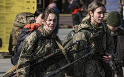 Quân đội Ukraine gia tăng đột biến các nữ tình nguyện viên