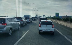 Cao tốc TP.HCM - Long Thành - Dầu Giây ùn tắc kéo dài ngày đầu tiên thu phí tự động không dừng