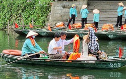 Ninh Bình: 5.000 lao động chèo đò vui mừng khi được phục vụ du khách sau phục hồi du lịch