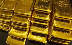 Giá vàng trong nước bật tăng, ngược chiều với giá vàng thế giới