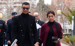 Nghe lời bạn gái, Ronaldo chia tay M.U để gia nhập bến đỗ không tưởng?