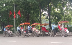 Buồn vui tâm sự nghề "đạp xe đi dạo quanh phố cổ Hà Nội"