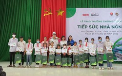 Trao thưởng cho 32 học sinh khá, giỏi tỉnh Thanh Hóa