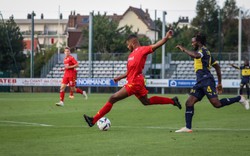 Quang Hải dự bị, Pau FC thua ngược trước Quevilly-Rouen