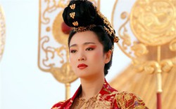 Tiết lộ bàng hoàng về mẹ đẻ, chị họ và con gái đệ nhất nữ hoàng Trung Quốc
