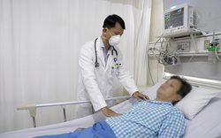 Sốc tim cứu sống bệnh nhân đột ngột co giật ngay tại phòng khám
