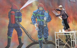 Đà Lạt: Họa sĩ vẽ bức tranh tri ân 3 chiến sĩ PCCC hy sinh, người dân xúc động