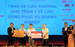 Agribank trao tặng xe cứu thương 1 tỷ đồng cho huyện Bến Lức, tỉnh Long An