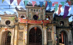 Độc đáo ngôi làng lưu giữ nhiều cổng cổ hàng trăm năm tuổi ở ngoại thành Hà Nội