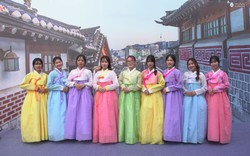 Người dân Hạ Long làm cơm cuộn, uống nước gạo, mặc hanbok, phát cuồng với nhạc Hàn Quốc