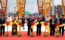 Thủ tướng cắt băng khánh thành đường cao tốc Vân Đồn - Móng Cái
