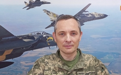 Máy bay ném bom tầm xa của Nga trút "đòn thù" tấn công Ukraine bằng tên lửa X-22